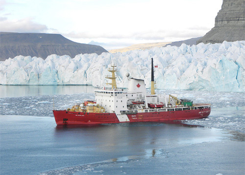 Le brise-glace NGCC Des Groseilliers