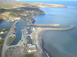 Vue aérienne des infrastructures portuaires de L'Anse-au-Griffon