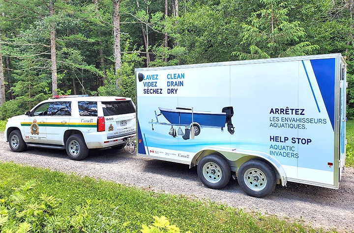 Camion des agents des pêches