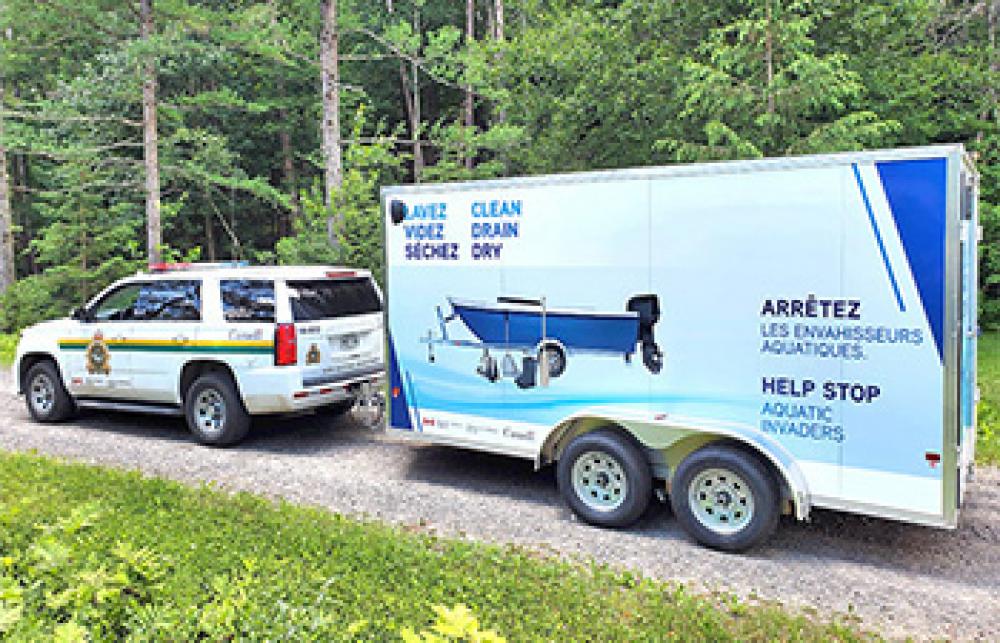 Camion des agents des pêches