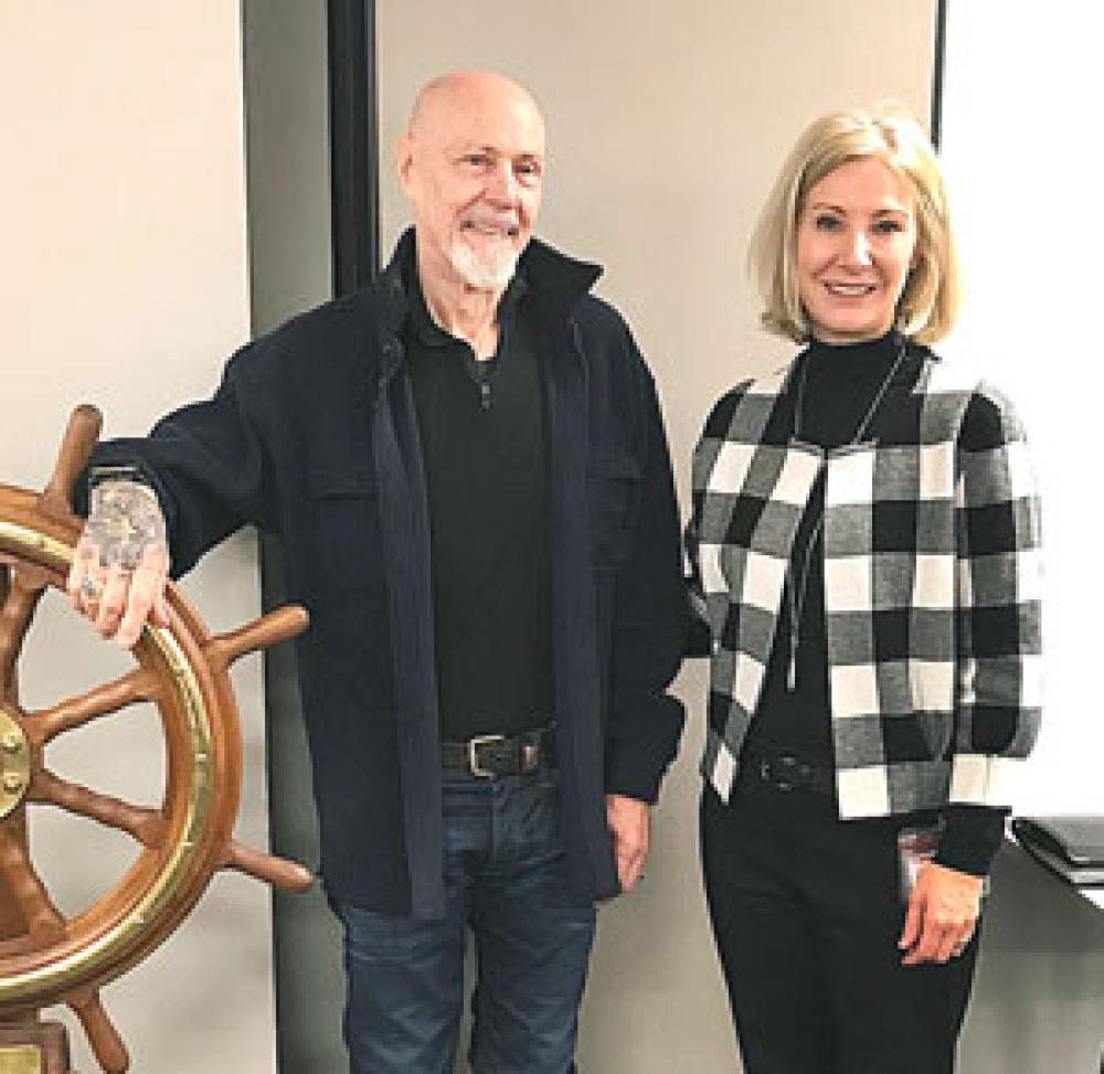 Jacques Gabarro et la commissaire adjointe, Julie Gascon.