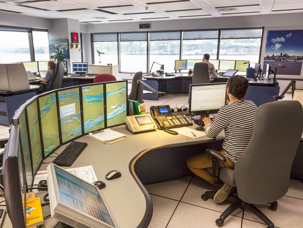 Services de communication et de trafic maritimes